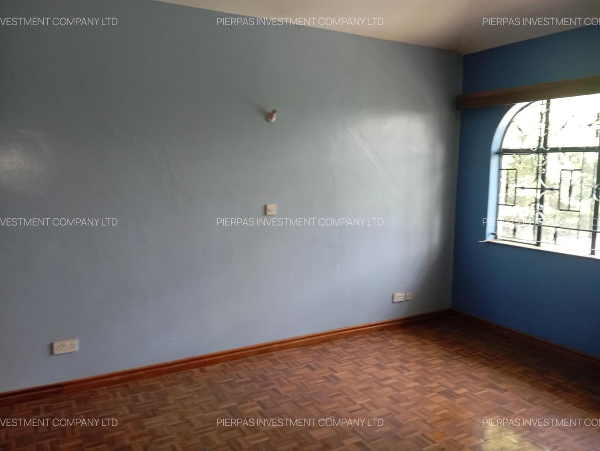 5 Bed Townhouse with En Suite in Riverside - 2