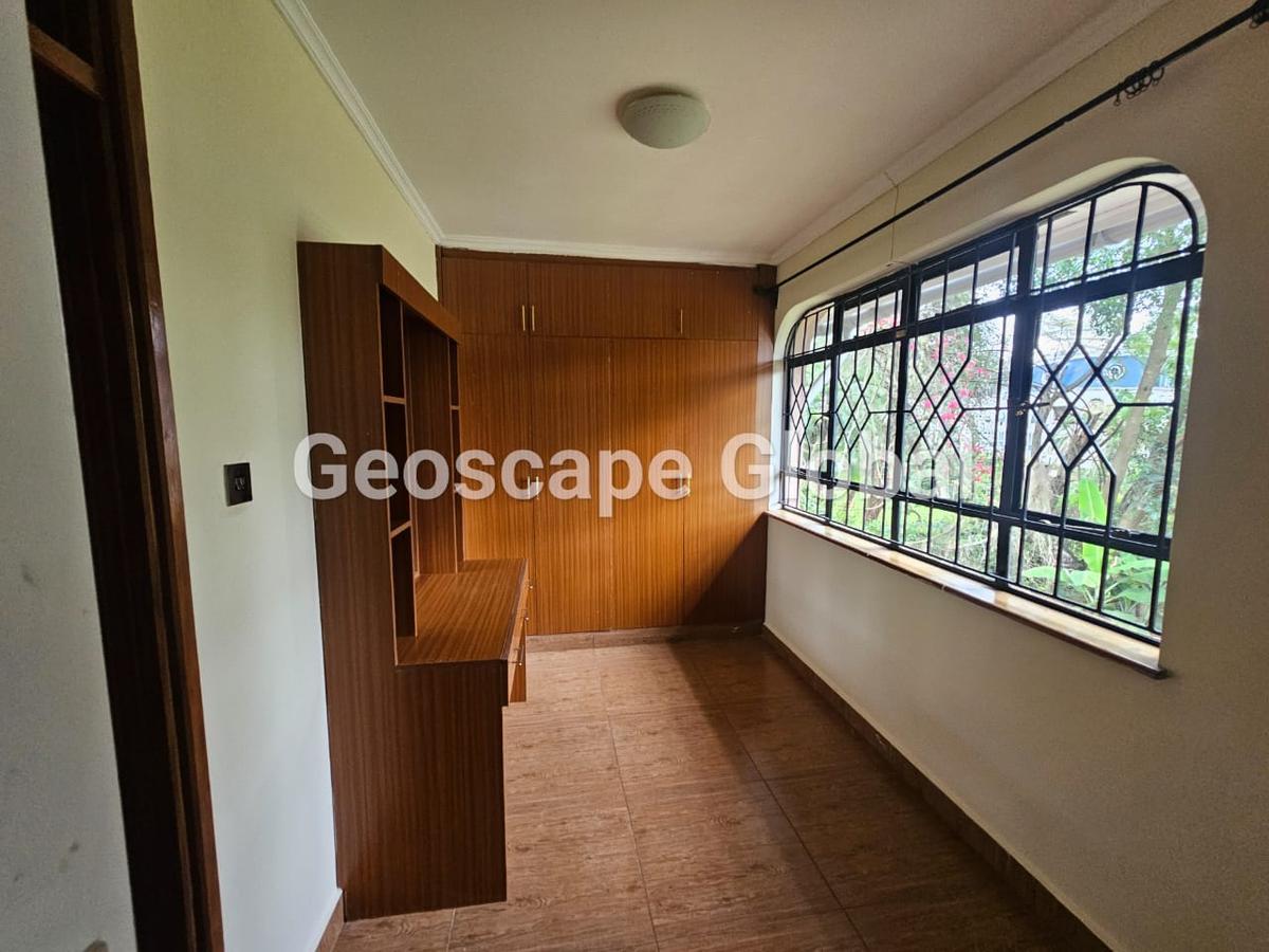 4 Bed House with En Suite in Runda - 15