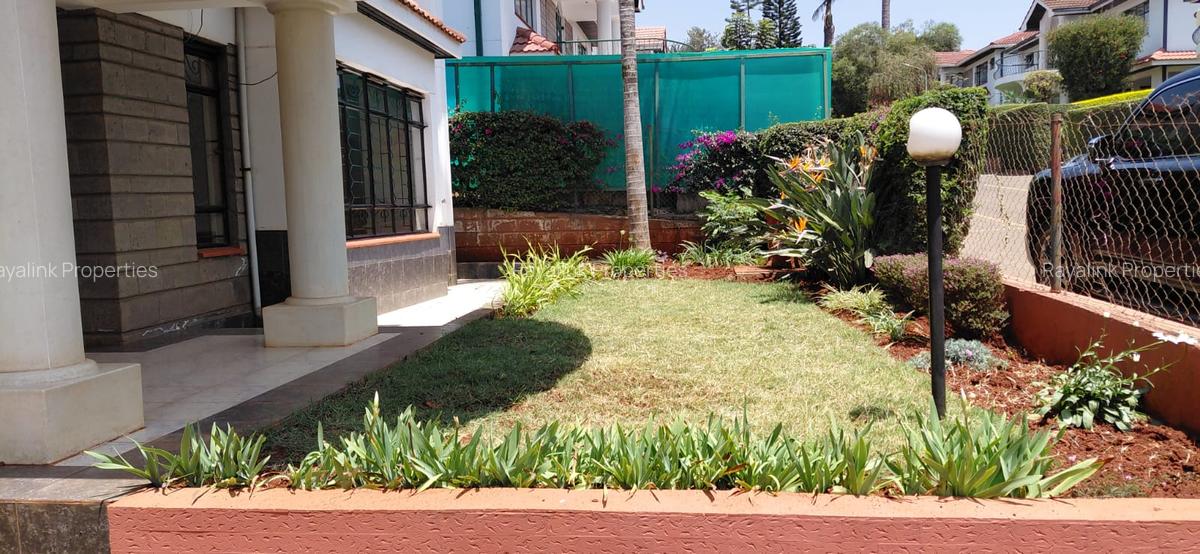 4 Bed Townhouse with En Suite at Grivellea - 16