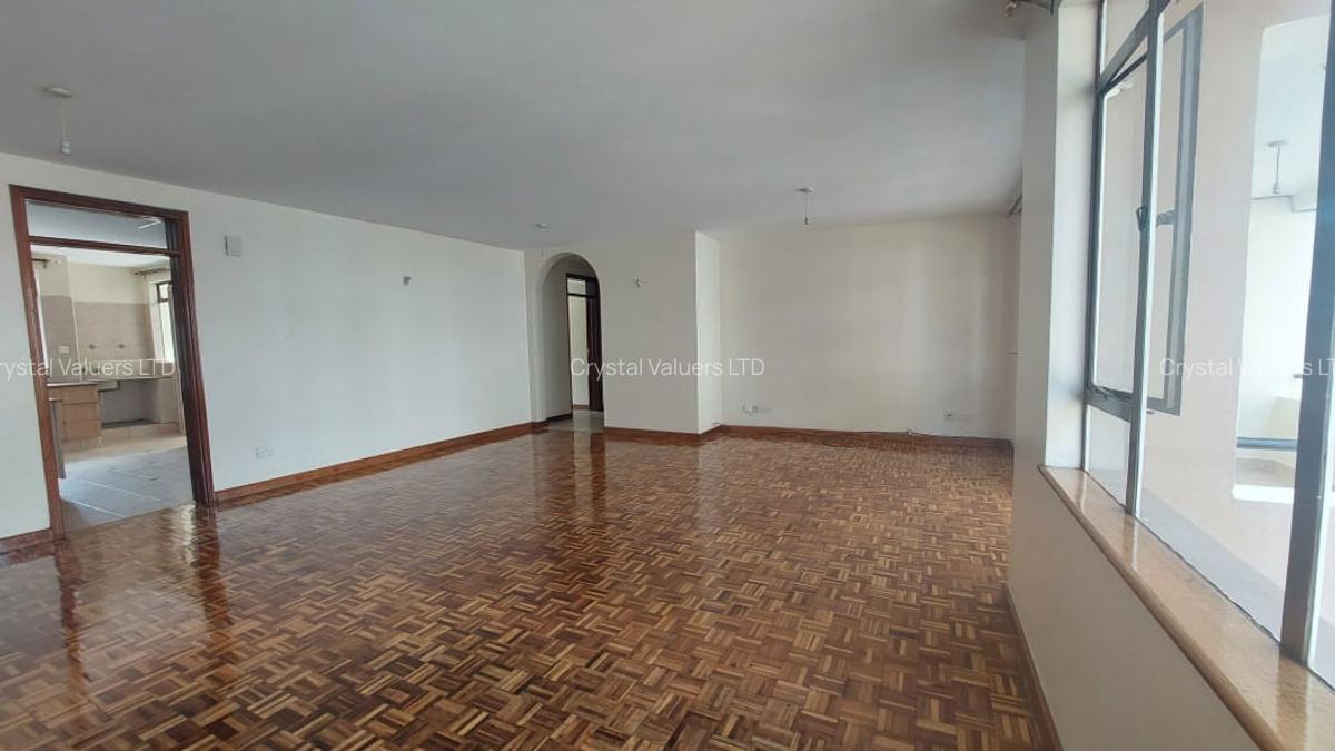 3 Bed Apartment with En Suite in Kileleshwa - 5