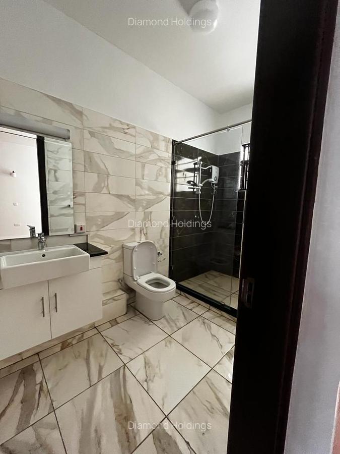 3 Bed Apartment with En Suite at Parklands - 8