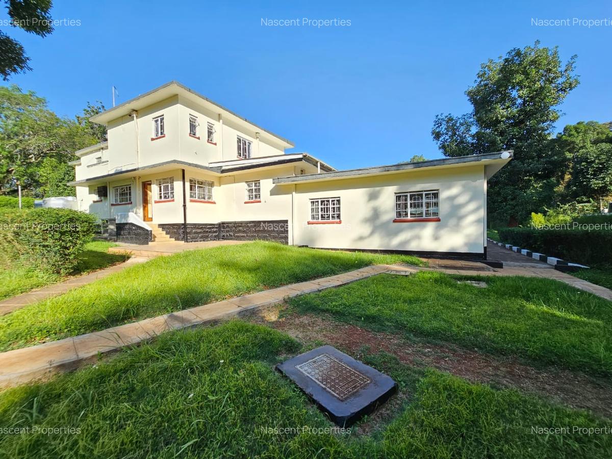 6 Bed House with En Suite in Rosslyn - 1