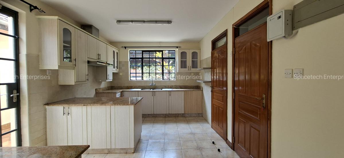 4 Bed Townhouse with En Suite in Runda - 9