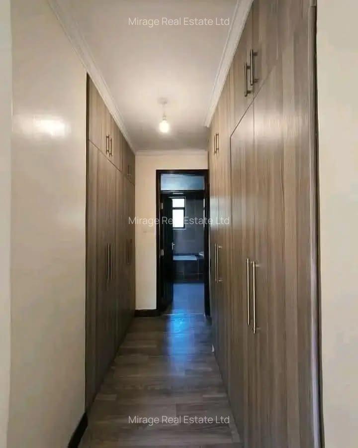 3 Bed Apartment with En Suite in Lavington - 5