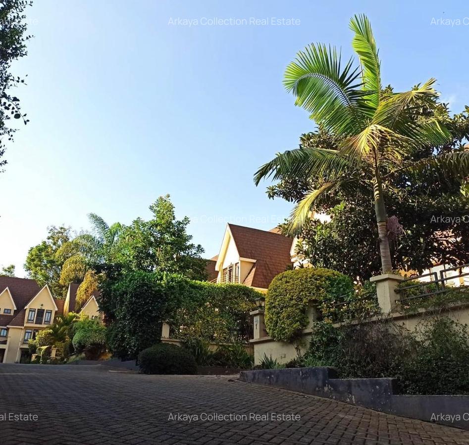 5 Bed Townhouse with En Suite in Lavington - 2