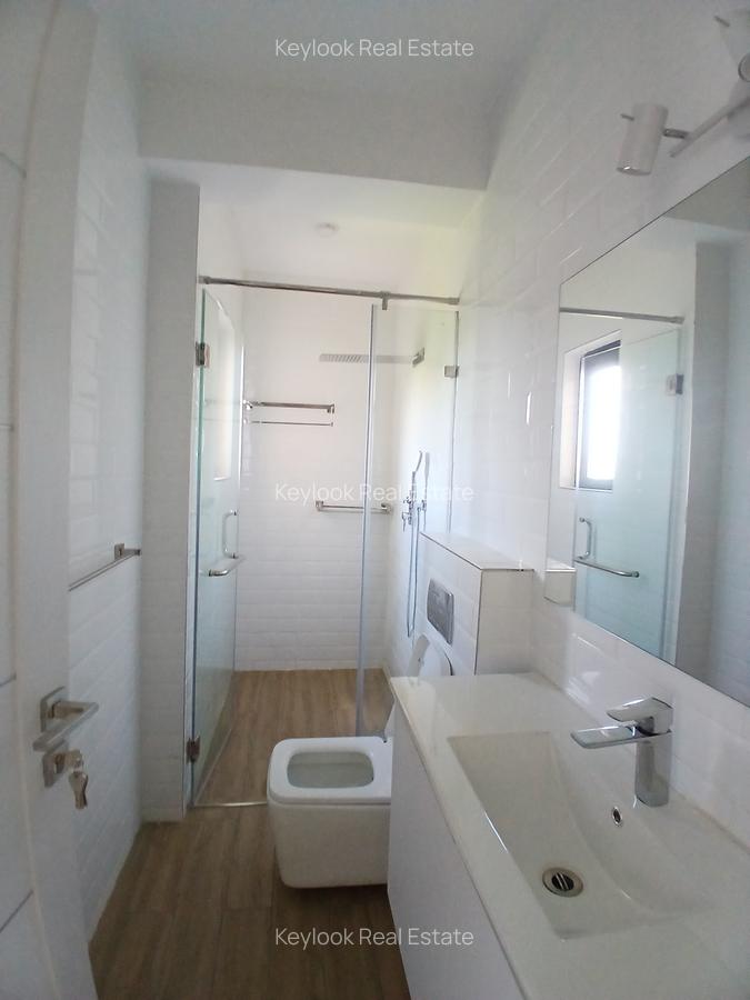 3 Bed Apartment with En Suite at Lavington - 10