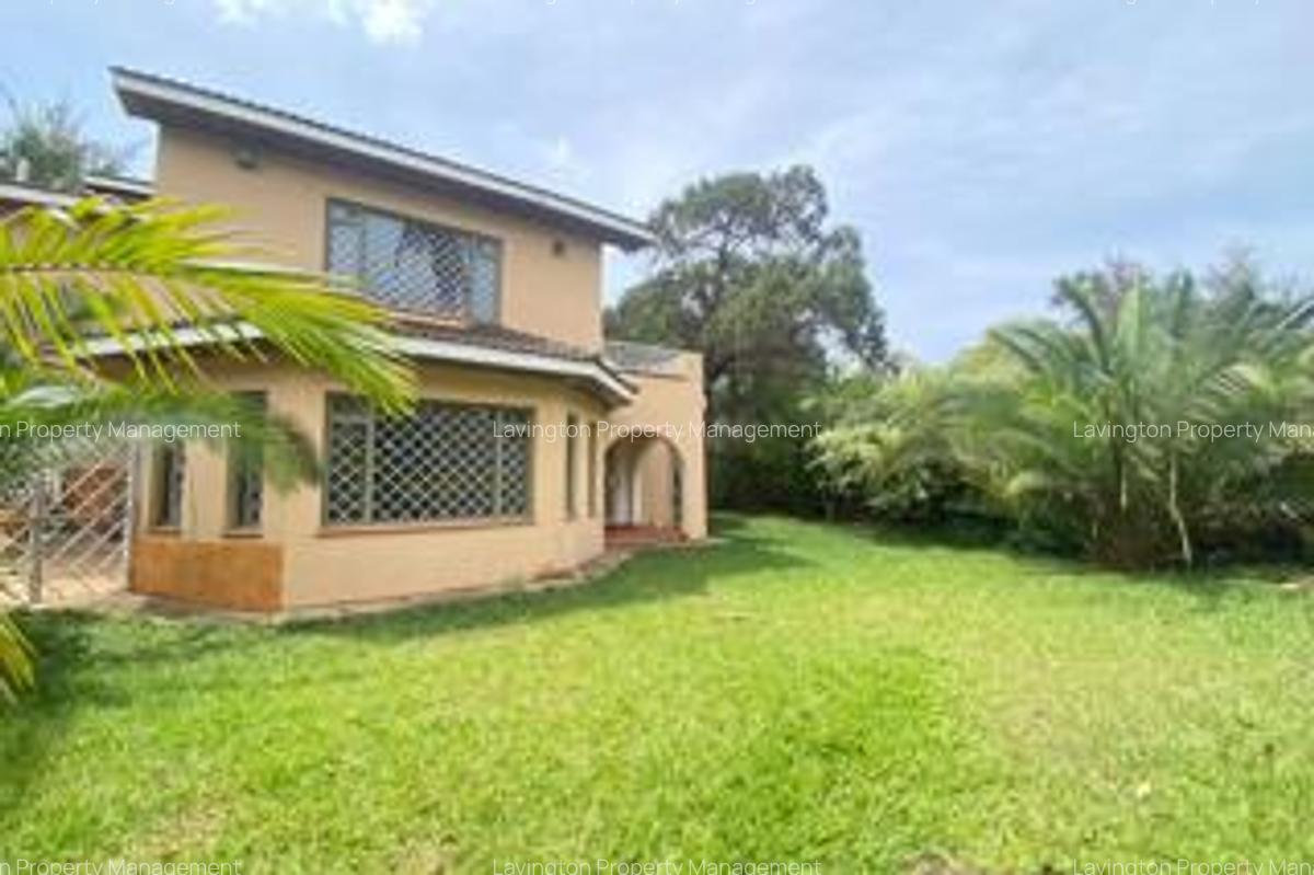 4 Bed House with En Suite at Lavington Green - 13