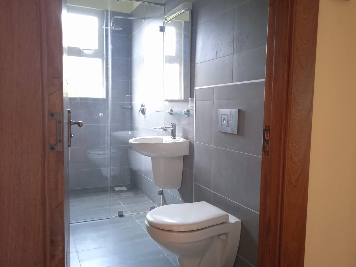 4 Bed House with En Suite in Runda - 15