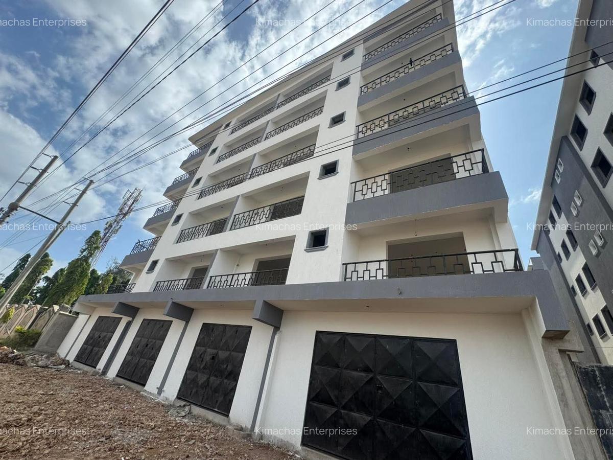 3 Bed Apartment with En Suite at Beach Road - 1