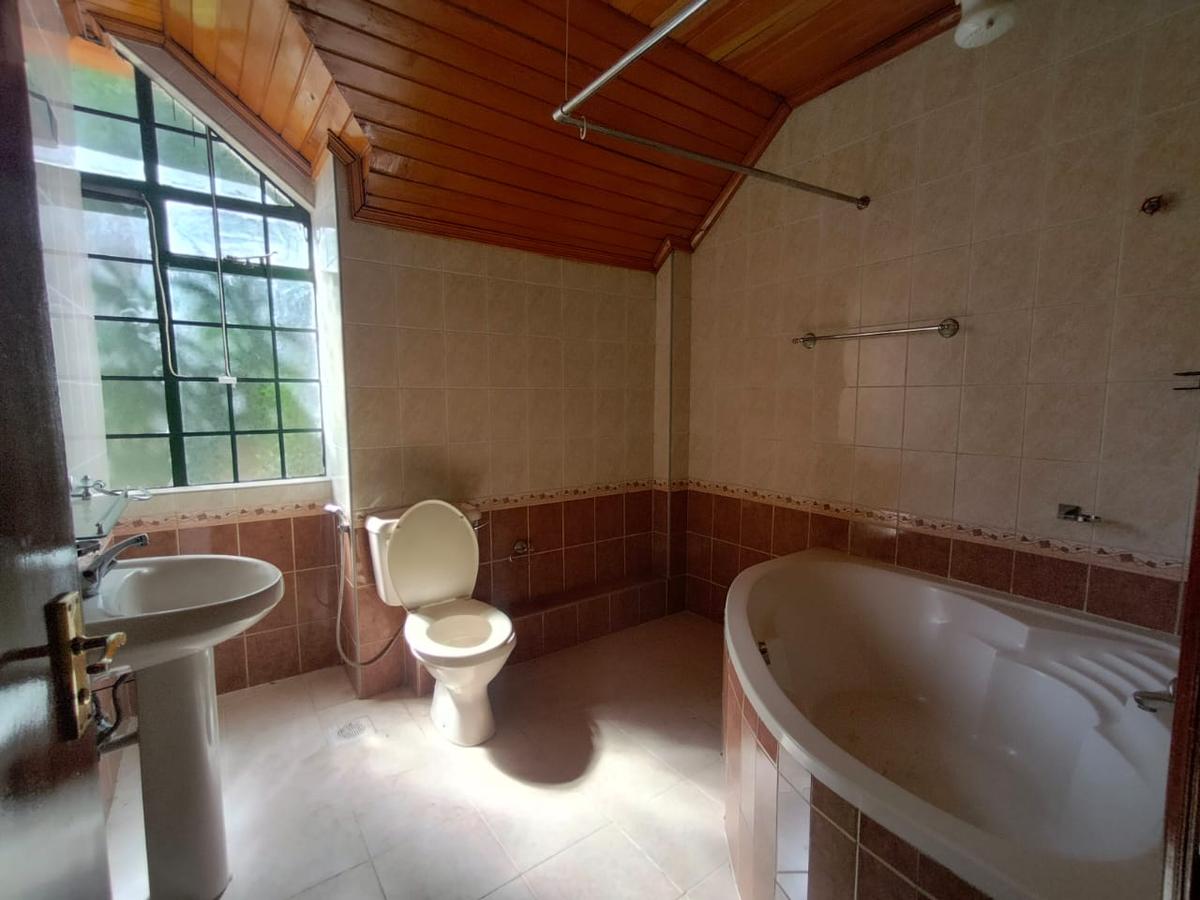 5 Bed Townhouse with En Suite in Lavington - 15