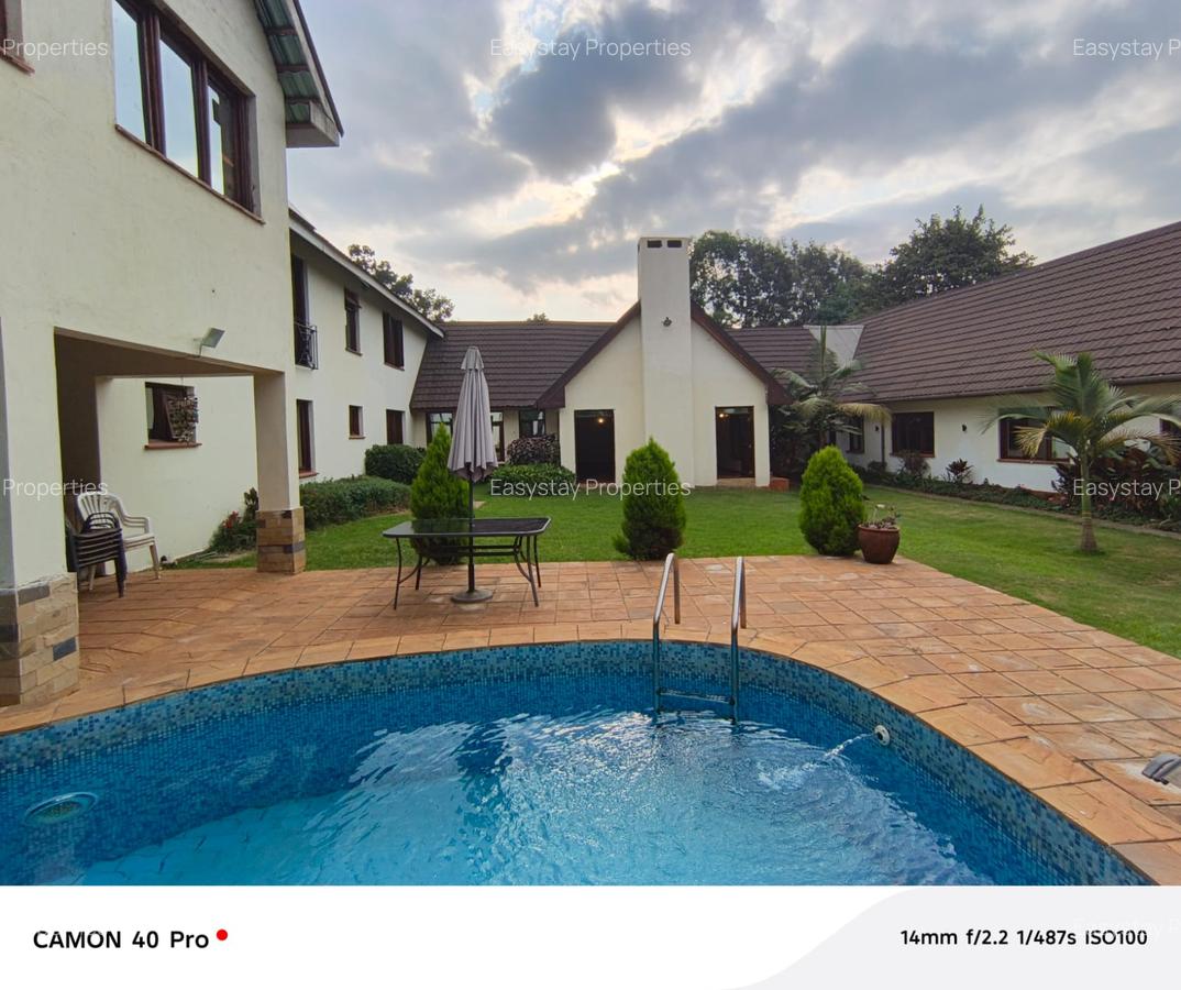 4 Bed House with En Suite in Ridgeways - 3