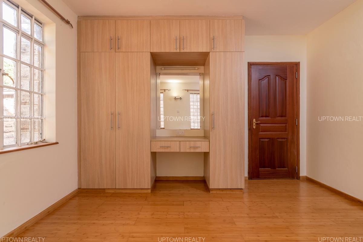 5 Bed Townhouse with En Suite at Kileleshwa - 14