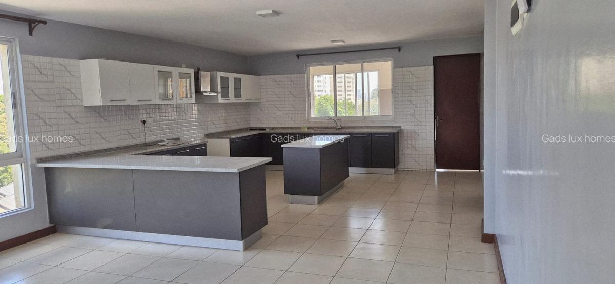 4 Bed Apartment with En Suite at General Mathenge - 3