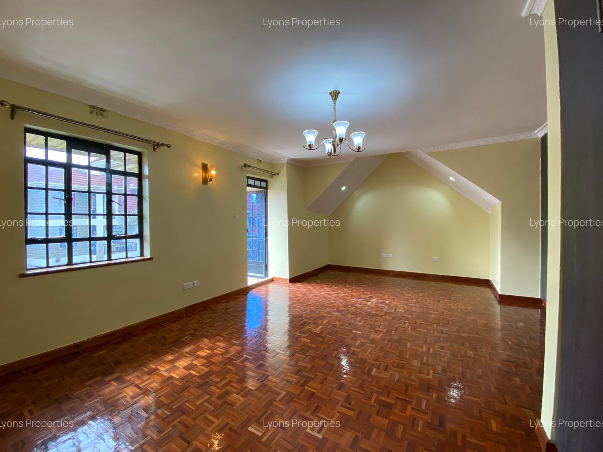 4 Bed Villa with En Suite at Near Maasai Mall - 5