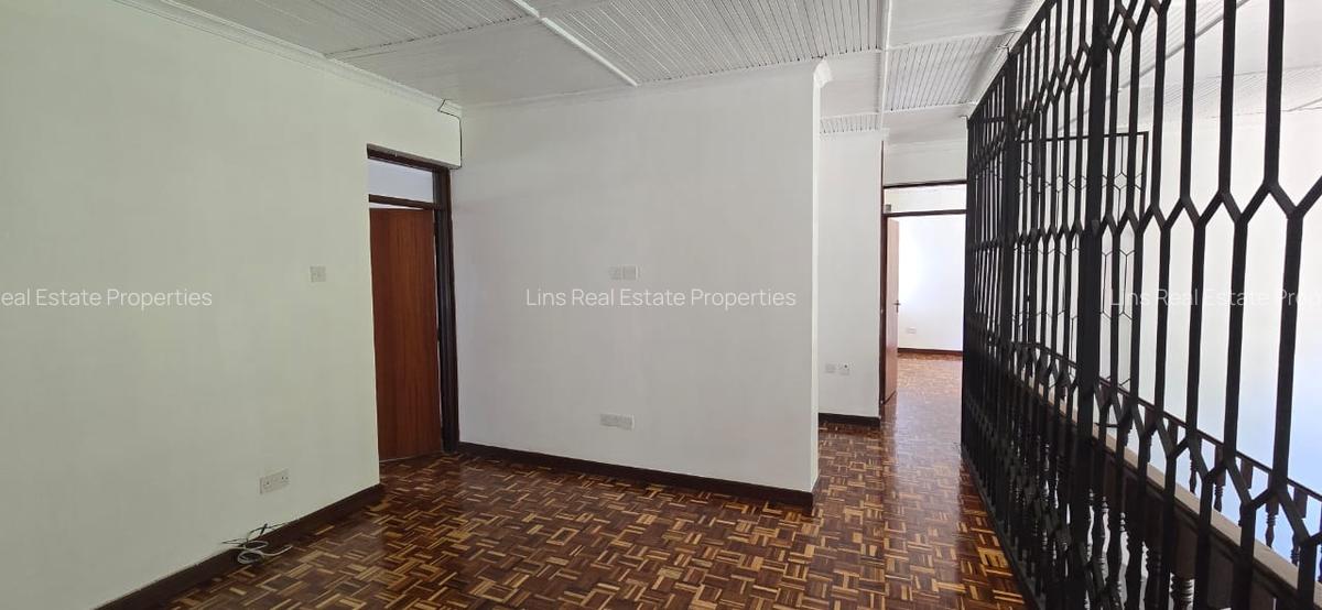 5 Bed Townhouse with En Suite in Nyari - 14
