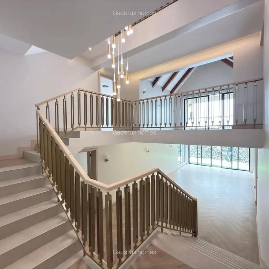 6 Bed Villa with En Suite at Lavington - 6