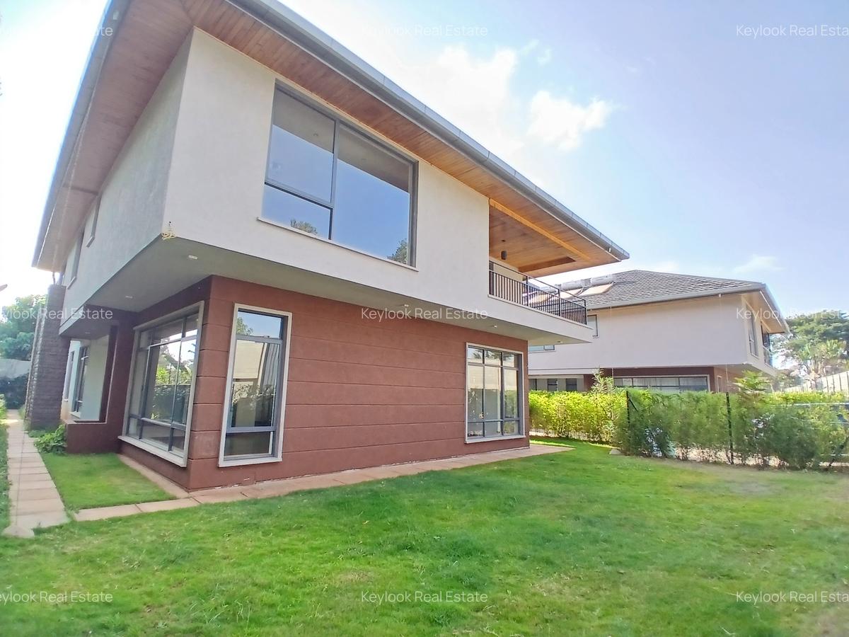 5 Bed Townhouse with En Suite at Lavington Green - 3