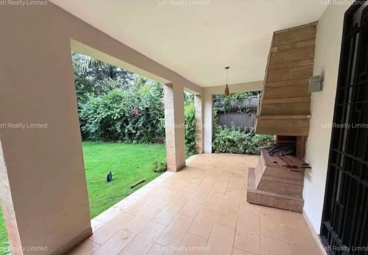 5 Bed Townhouse with En Suite in Lavington - 3