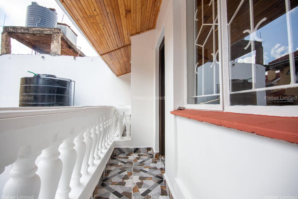 4 Bed House with En Suite in Lavington - 16