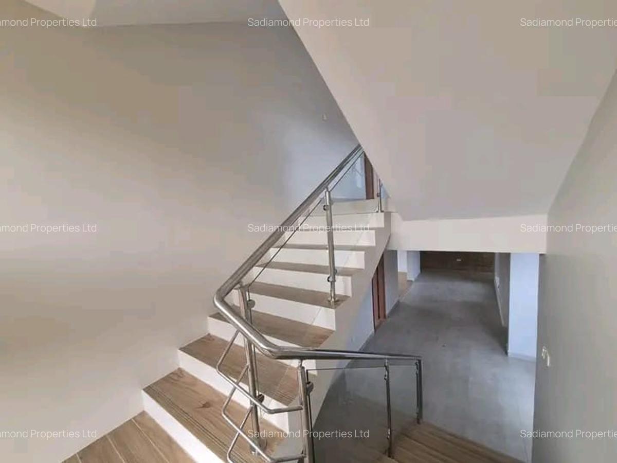 5 Bed House with En Suite in Karen - 12