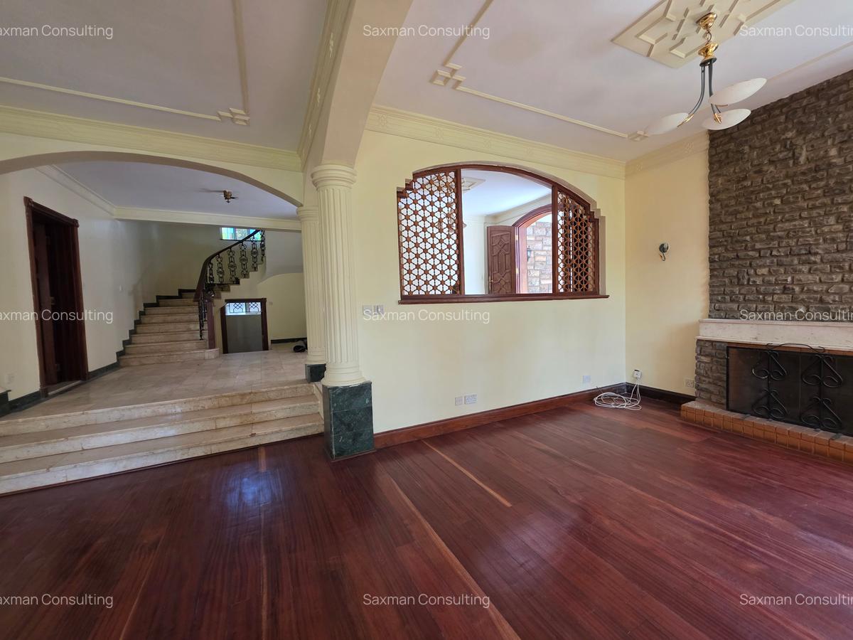4 Bed House with En Suite in Spring Valley - 3