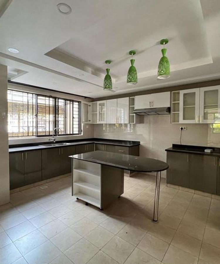 4 Bed Townhouse with En Suite at Kyuna Rise - 18