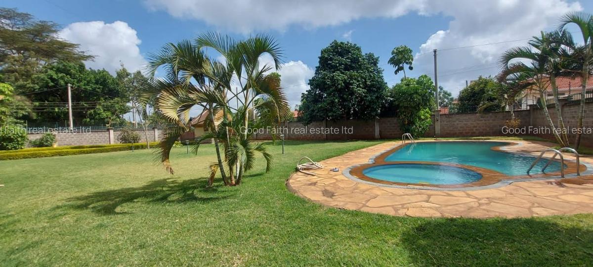 5 Bed House with En Suite in Runda - 2