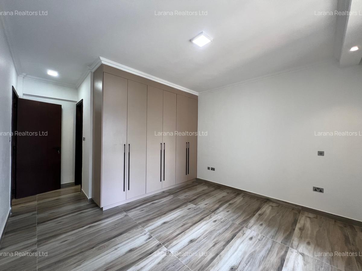 2 Bed Apartment with En Suite at Brookside Dr - 10