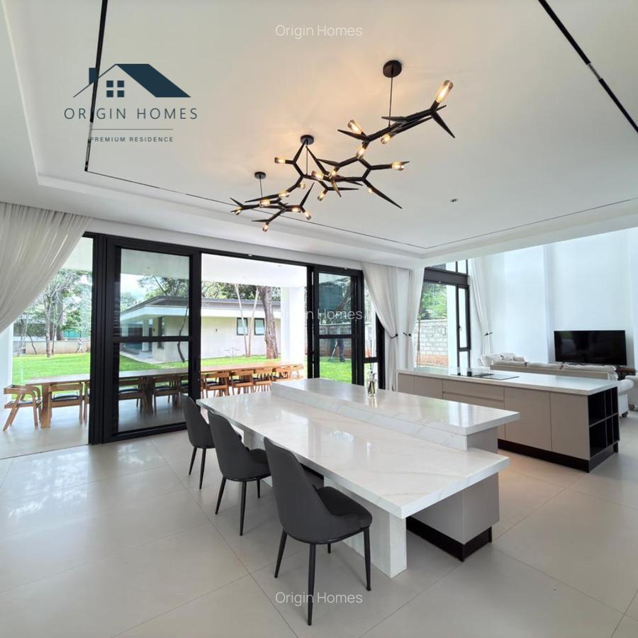 6 Bed Villa with En Suite at Lavington - 3