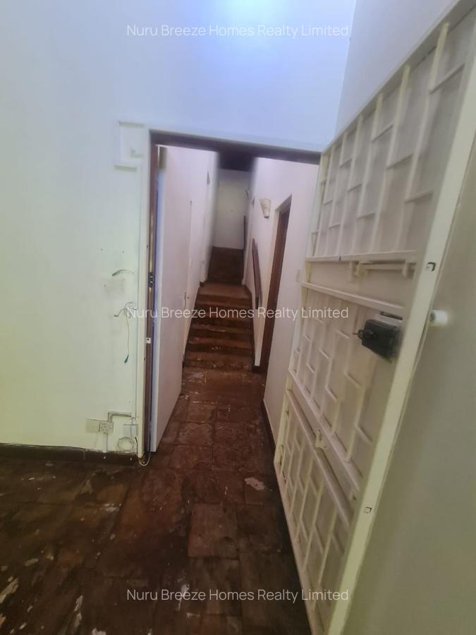 4 Bed House with En Suite in Lake View - 9