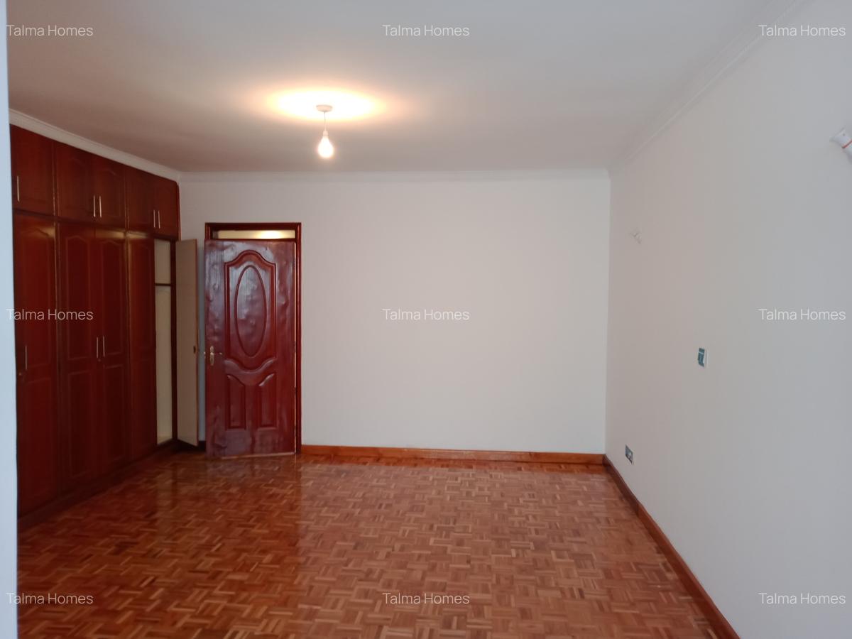 4 Bed Townhouse with En Suite at Lavington Green - 8