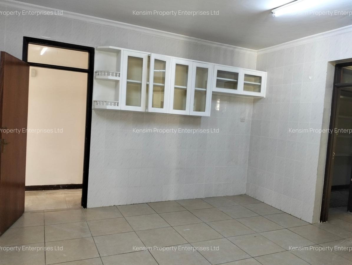 5 Bed Townhouse with En Suite in Nyari - 4