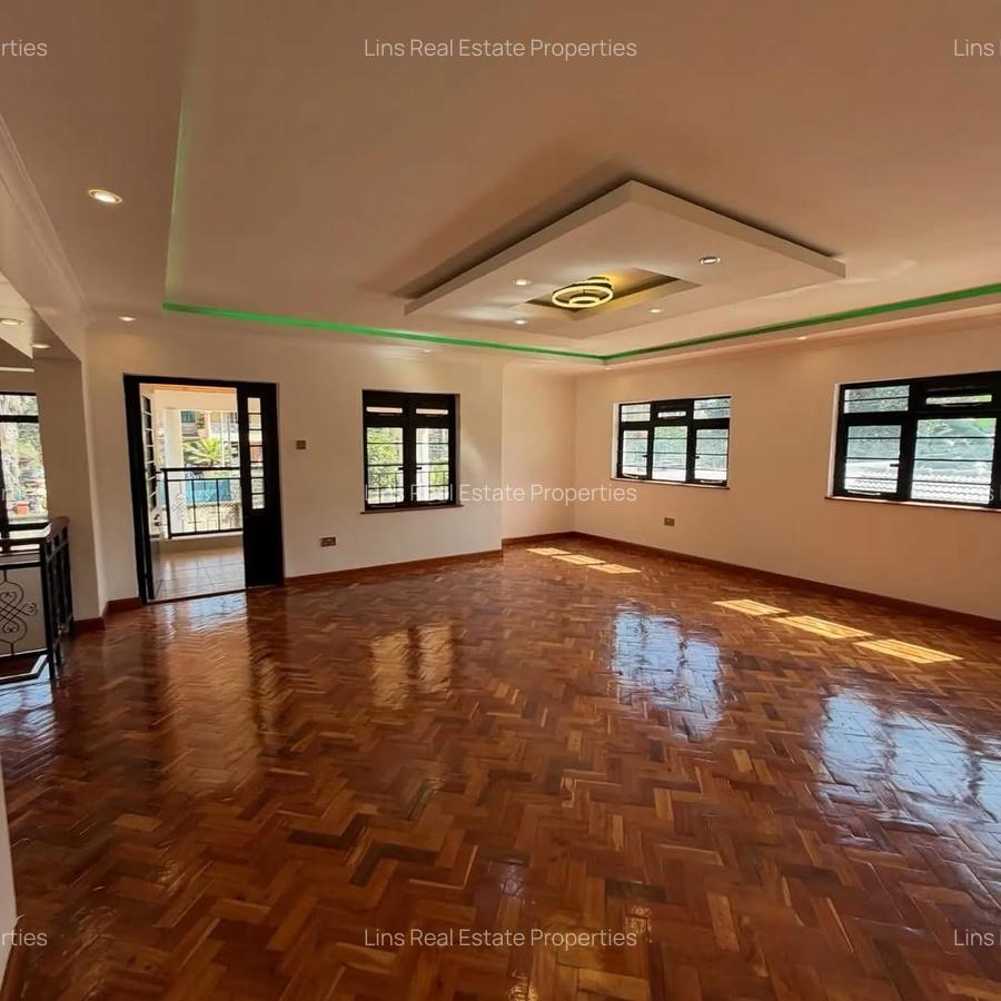 5 Bed House with En Suite in Runda - 10