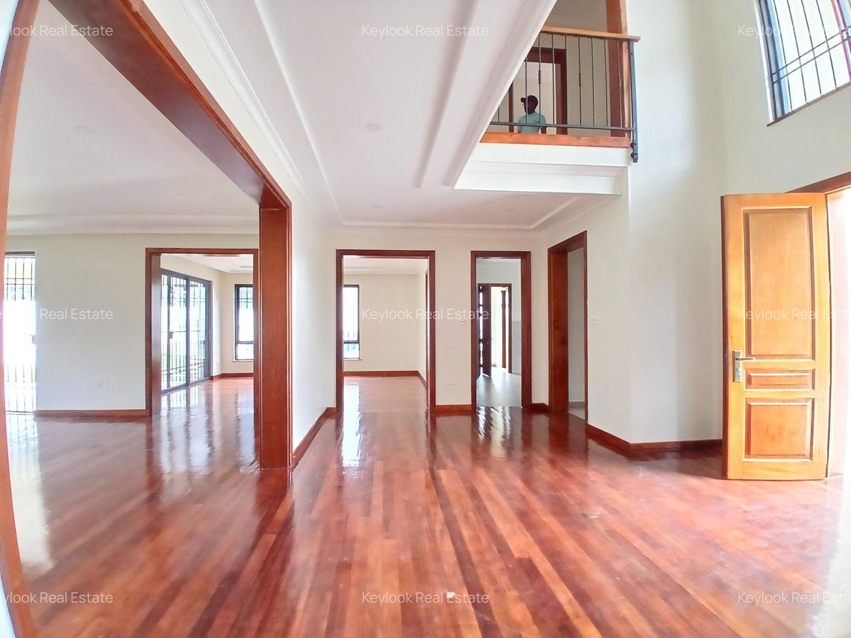 6 Bed Villa with En Suite at Kyuna Road - 10