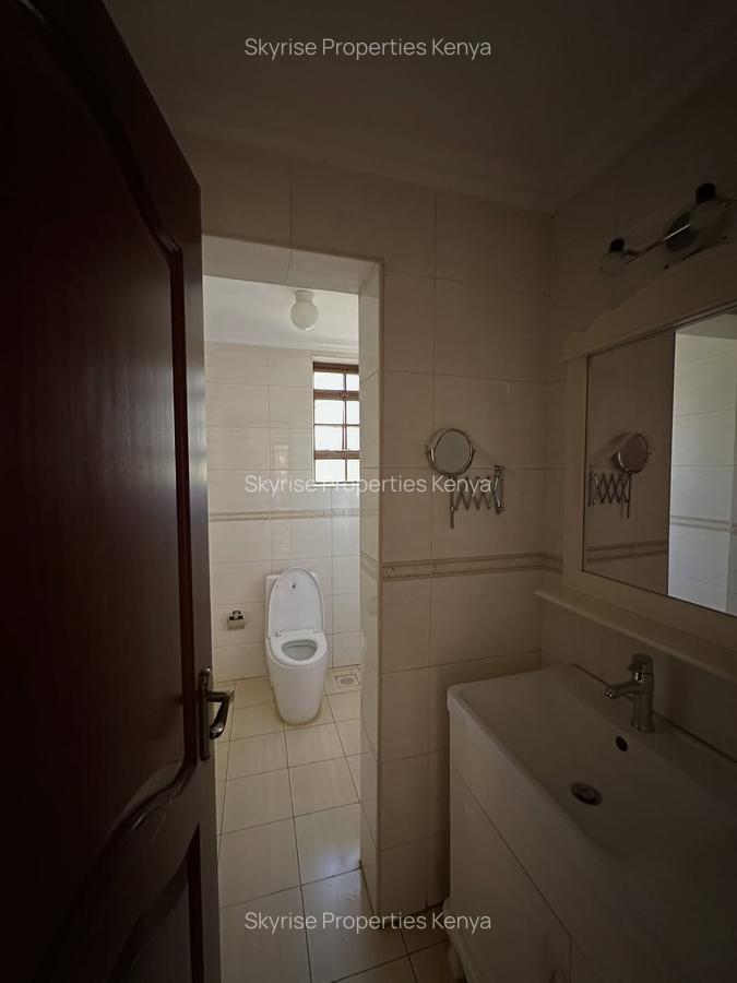 5 Bed House with En Suite in Runda - 9