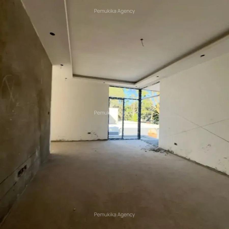 5 Bed Townhouse with En Suite in Karen - 3