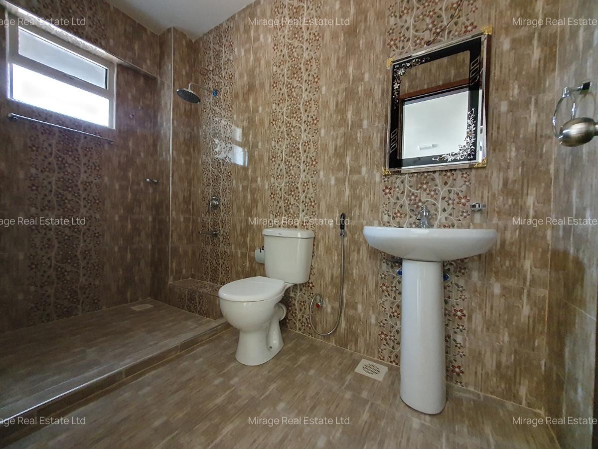 4 Bed Apartment with En Suite in Parklands - 6