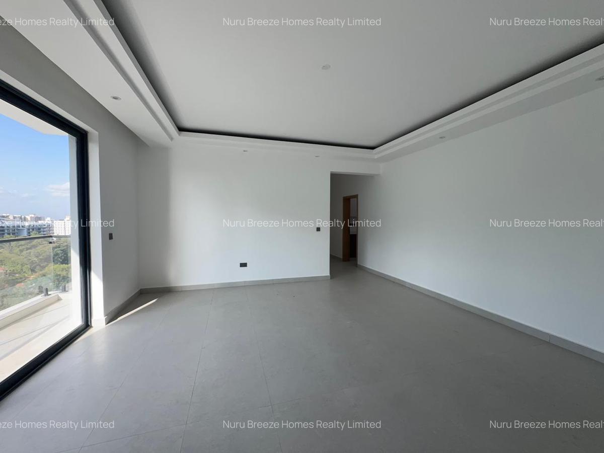 3 Bed Apartment with En Suite in Brookside - 11
