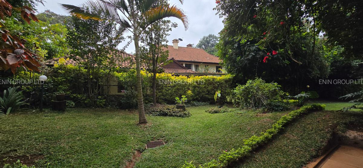 5 Bed Townhouse with En Suite at Lone Tree - 10