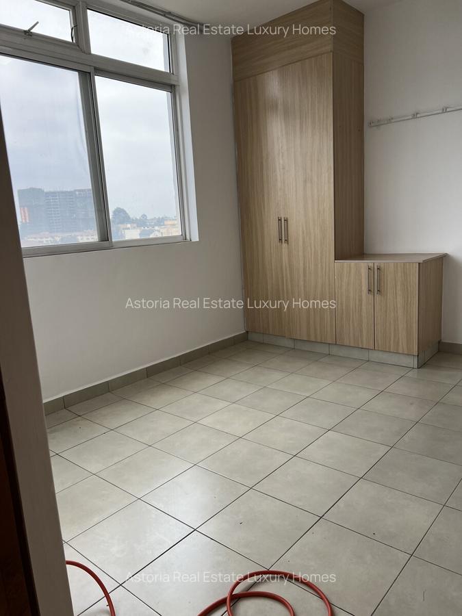 3 Bed Apartment with En Suite at 2026-438 - 9