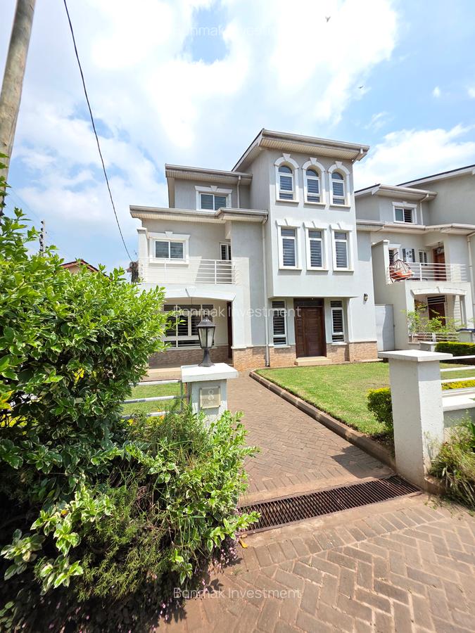 5 Bed Townhouse with En Suite at Lavington Green - 1