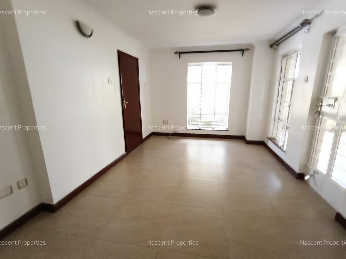 4 Bed House with En Suite in Runda - 12
