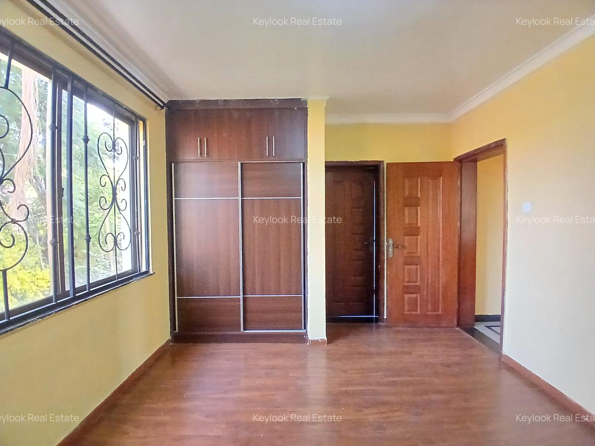 5 Bed Townhouse with En Suite at Lavington Green - 12