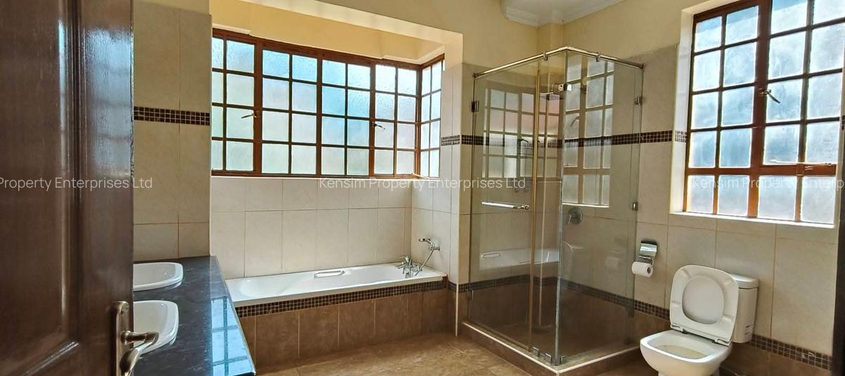 4 Bed Townhouse with En Suite in Rosslyn - 5