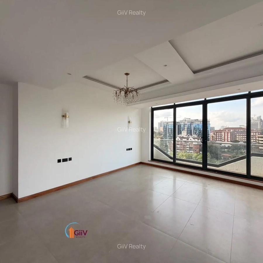 3 Bed Apartment with En Suite in Riverside - 11