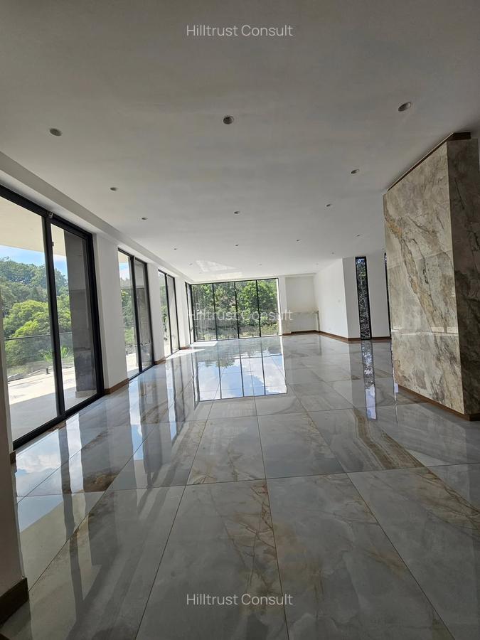 5 Bed House with En Suite in Nyari - 3