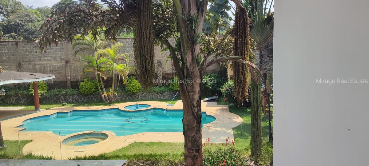 6 Bed House with En Suite in Nyari - 16