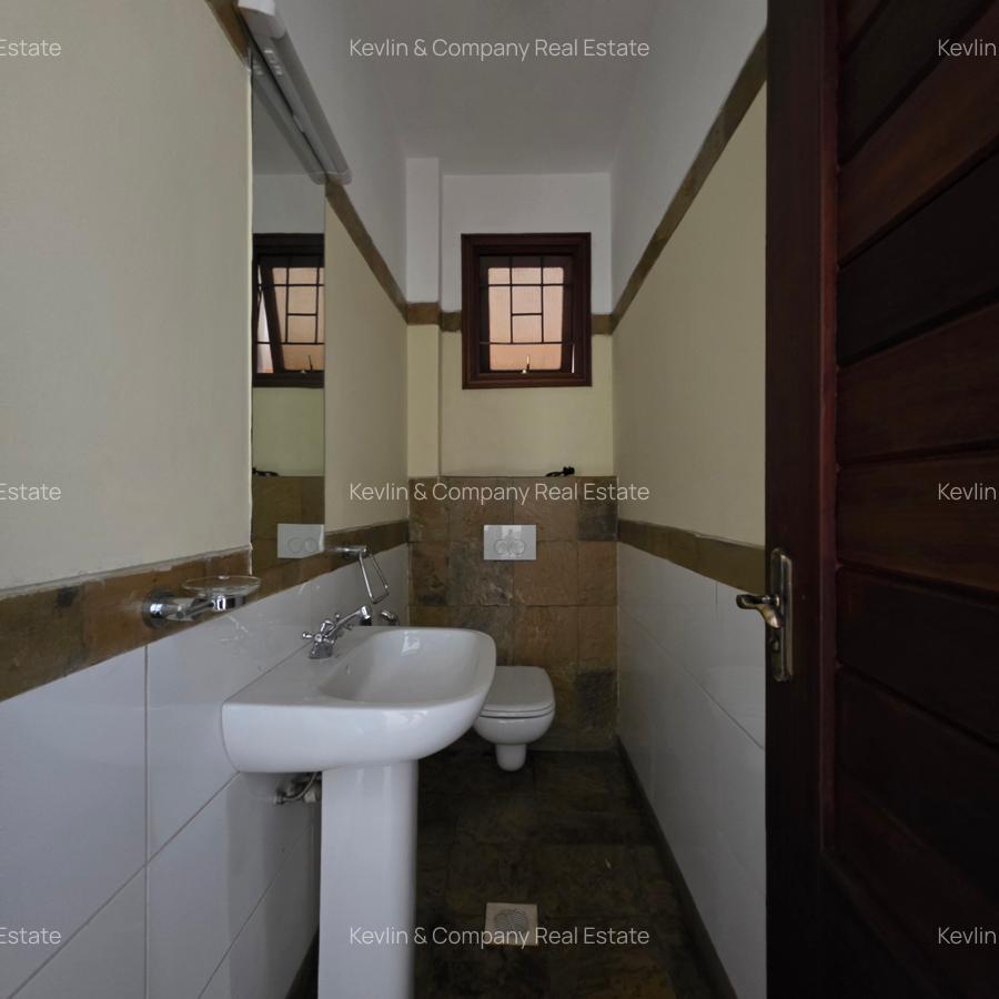 3 Bed Apartment with En Suite in Riverside - 17