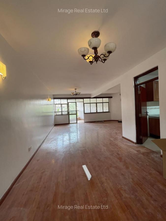 4 Bed Apartment with Swimming Pool in Riverside - 9