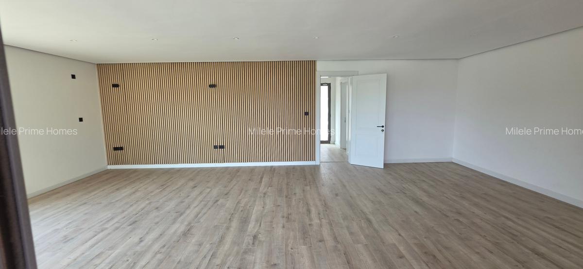 5 Bed Villa with En Suite in Lavington - 11